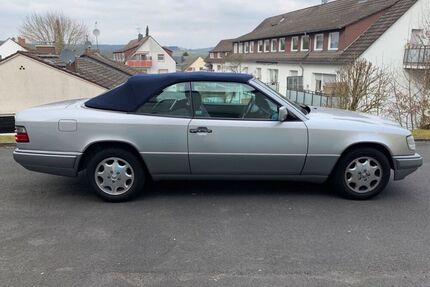 Mercedes E 200