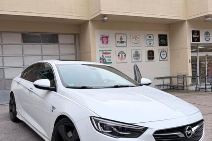 Opel Insignia 149.500 km 13.000 € Wiesbaden 65195