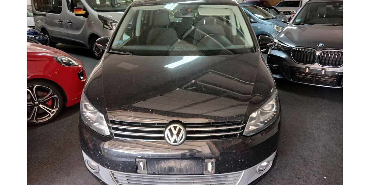 VW Touran 243.000 km 8.700 &euro; Rüsselsheim 65428