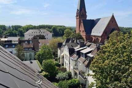 Wohnung Wiesbaden Biebrich - 4 Zimmer, 110 m&sup2;, 2.100&euro; | Angebot:26402371