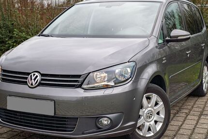 VW Touran 186.650 km 8.900 &euro; Oestrich-Winkel 65375