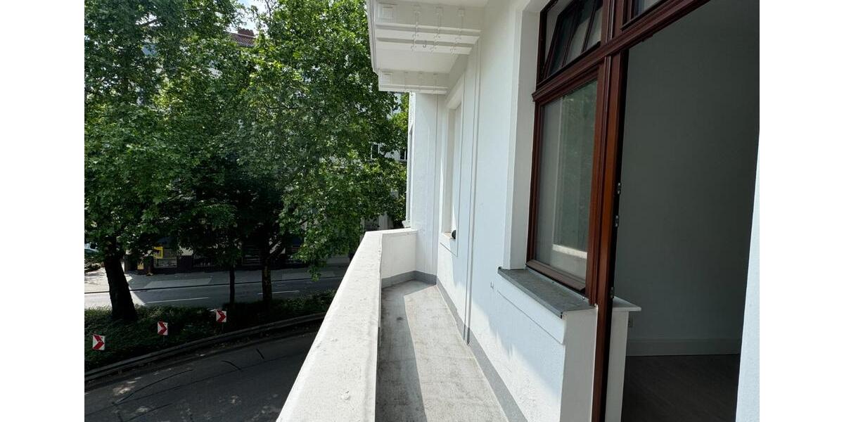 Freundliche Altbauwohnung mit zwei Balkonen in Wiesbaden-Westend 2 zimmer