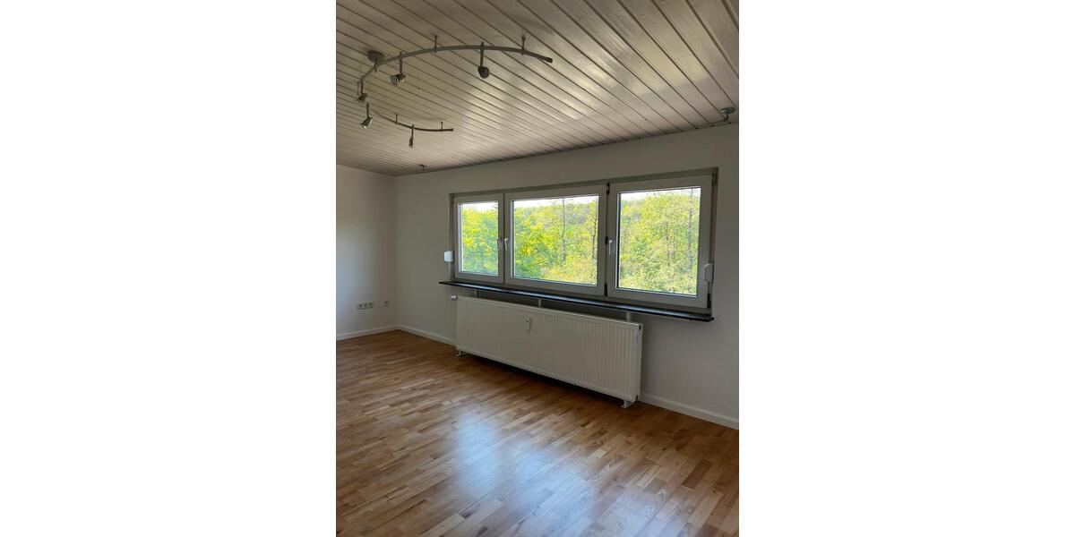 Dachgeschoßwohnung Wiesbaden Bierstadt - 3 Zimmer, 60 m&sup2;, 990&euro; | Angebot:26322093