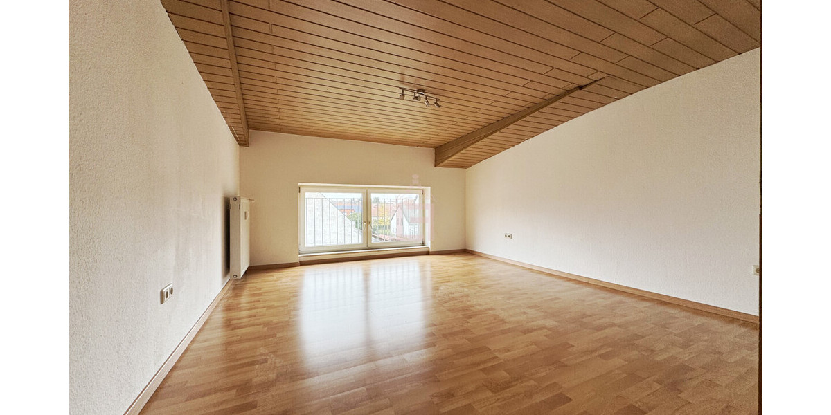 Im Zentrum und doch ruhig! Maisonette-Wohnung mit 3 Zimmern und Balkon - Etagenwohnung Groß-Gerau / Wallerstädten Wallerstädten | Angebot:26180465