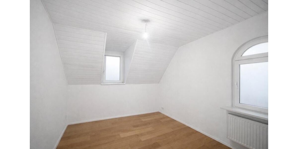 Dachgeschoßwohnung Königstein im Taunus - 3.5 Zimmer, 80 m&sup2;, 1.200&euro; | Angebot:25945224