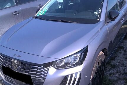 Peugeot 208 15.782 km 15.480 € Rüsselsheim 65428