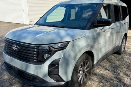 Ford Tourneo Courier 7.800 km 23.750 &euro; Idstein 65510