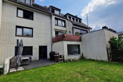 Vierfamilienhaus: 95,77 m² & 82,32 m² & 75,84 m² & 54,66 m². Terrasse, Garten, Balkon ...