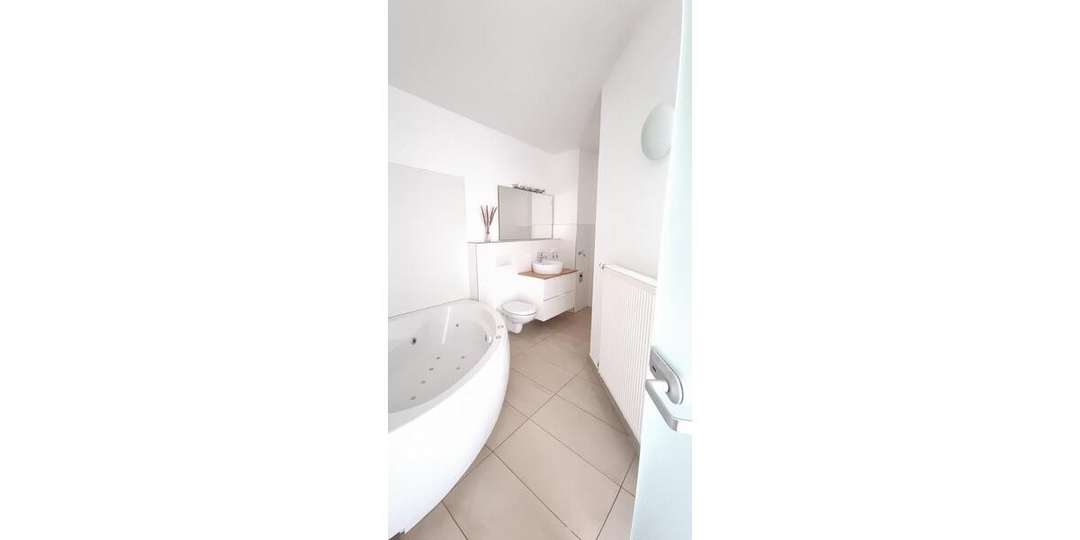 Etagenwohnung Wiesbaden Bierstadt - 2 Zimmer, 80 m&sup2;, 975&euro; | Angebot:25406595