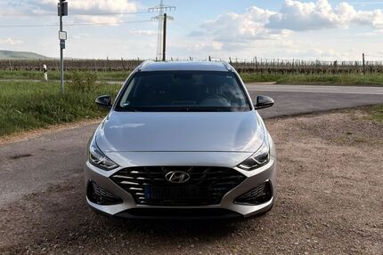 Hyundai i30 92.000 km 14.990 &euro; Geisenheim 65366