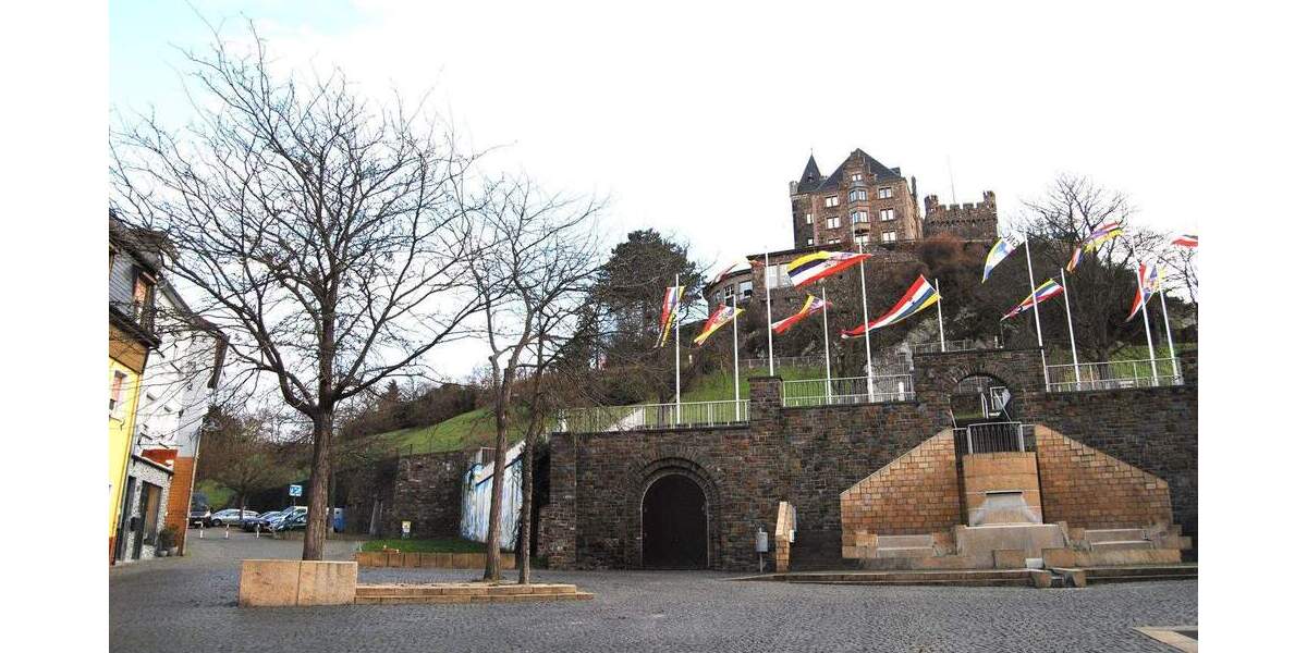 Hübsche Terrassenwohnung zwischen Rhein, Nahe & Burg Klopp! in absolut ruhiger Zentrumslage 2 zimmer