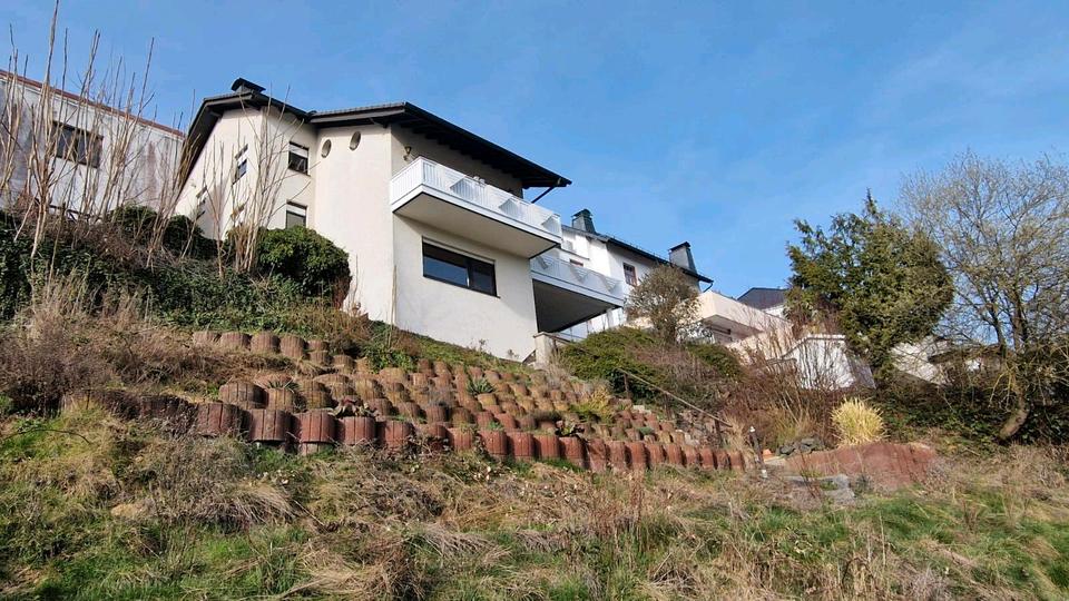 Einfamilienhaus Selters (Taunus) - 10 Zimmer, 366 m&sup2;, 469.000&euro; | Angebot:25406953