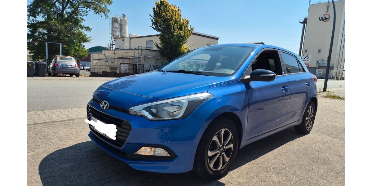 Hyundai i20 98.000 km 7.399 &euro; Kelkheim ( Taunus ) 65779