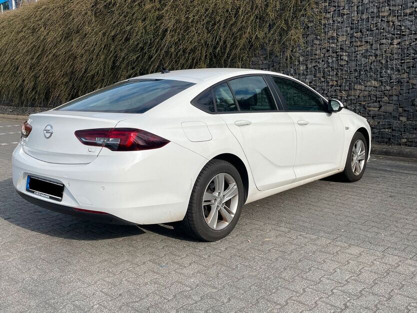 Opel Insignia 108.000 km 14.900 € Niedernhausen 65527