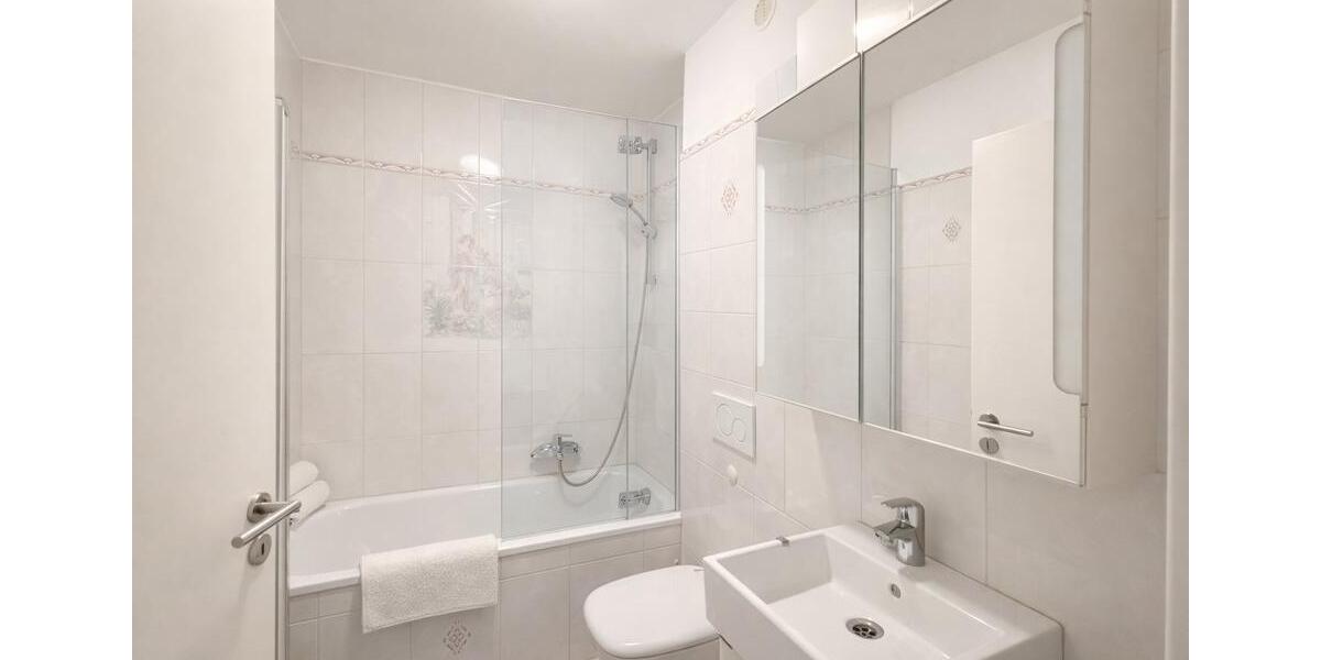 Hochparterre Wiesbaden Biebrich - 4 Zimmer, 89 m&sup2;, 399.000&euro; | Angebot:27078120
