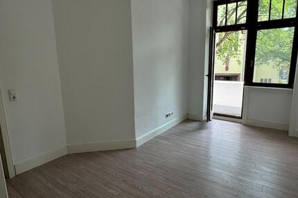 Freundliche Altbauwohnung mit zwei Balkonen in Wiesbaden-Westend 2 zimmer