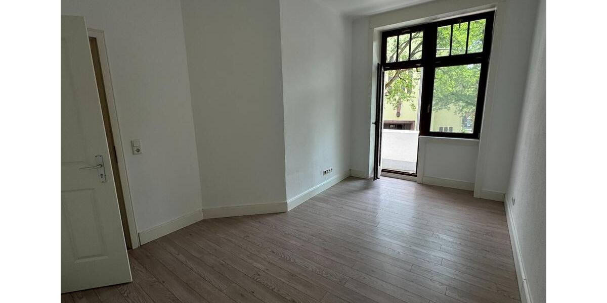 Freundliche Altbauwohnung mit zwei Balkonen in Wiesbaden-Westend 2 zimmer