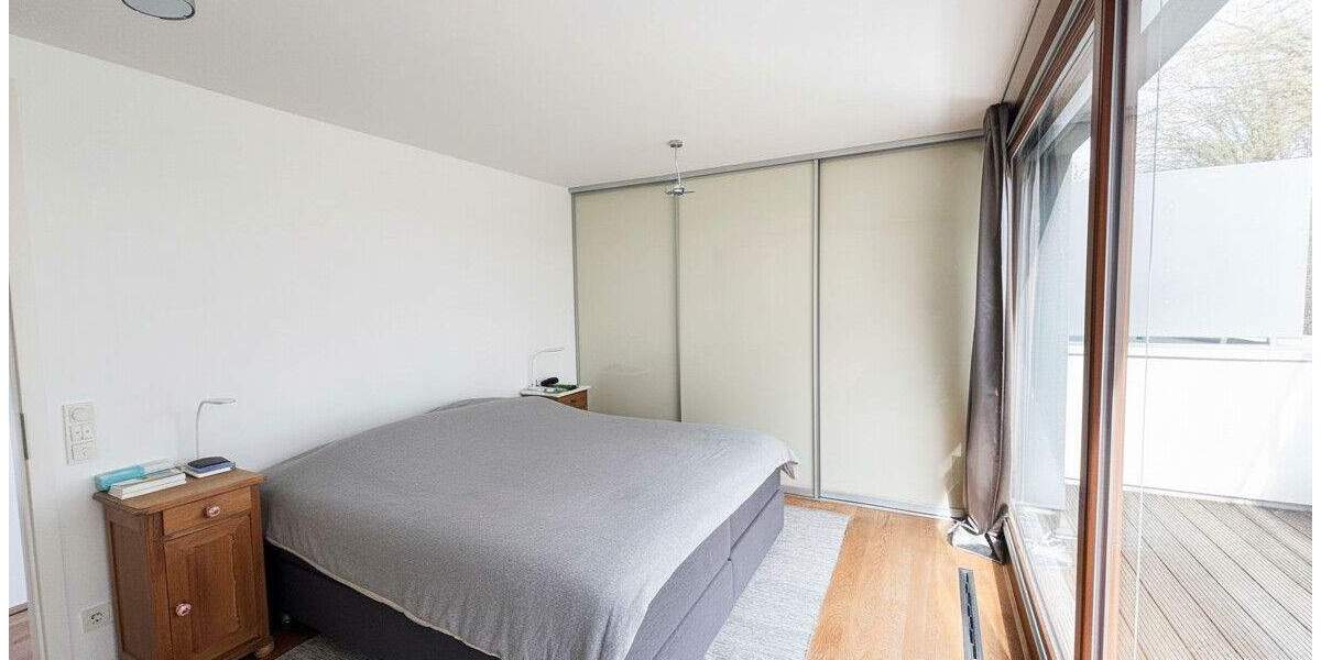 Reihenmittelhaus Frankfurt am Main Hausen - 4 Zimmer, 182 m&sup2;, 3.500&euro; | Angebot:25796137