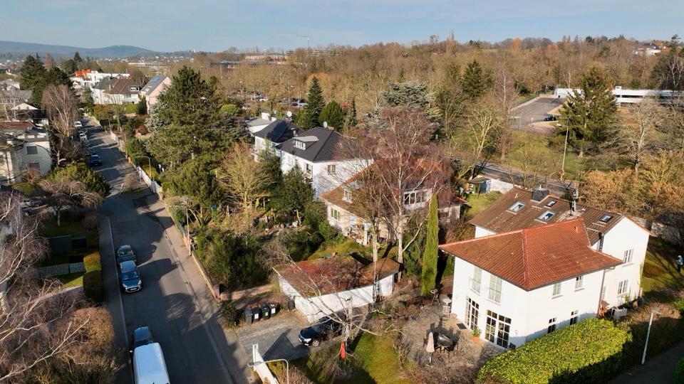 Einfamilienhaus Wiesbaden Südost - 8.5 Zimmer, 346 m&sup2;, 1.760.000&euro; | Angebot:24601262