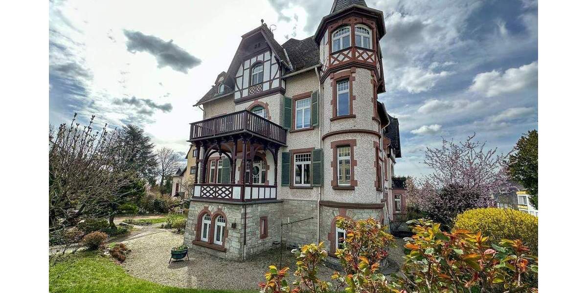 Villenetage mit überhohen Decken in 1 A Innenstadtlage 3 zimmer