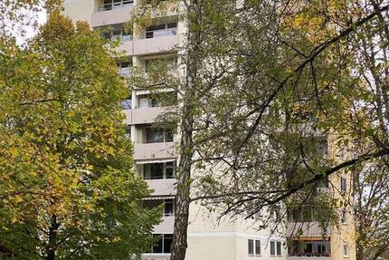 Eigentumswohnung mit neuem Aufzug im Hochhaus zimmer