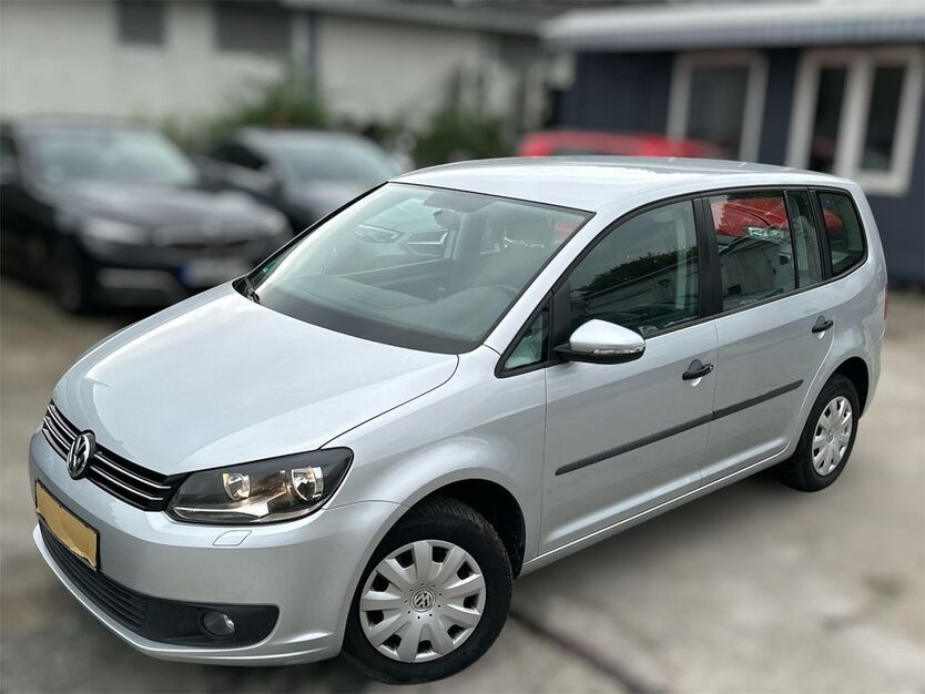 VW Touran 180.000 km 7.800 € Frankfurt am Main 60594
