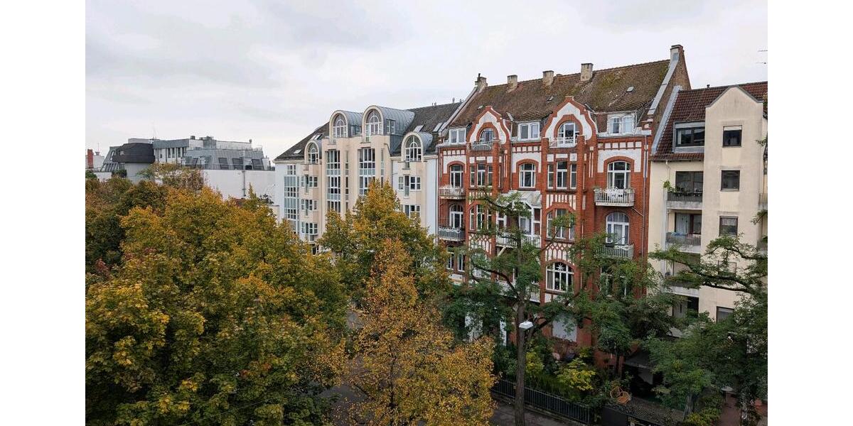 Über den Dächern von Wiesbaden Helle 4 ZKBB- mit großen Balkon zu vermieten! 4 zimmer