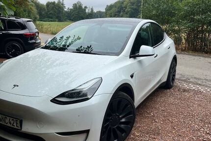 Tesla Model Y 53.513 km 35.999 &euro; Bad Soden 65812