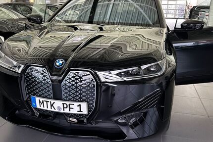BMW iX 26.000 km 69.990 &euro; Hofheim am Taunus 65719