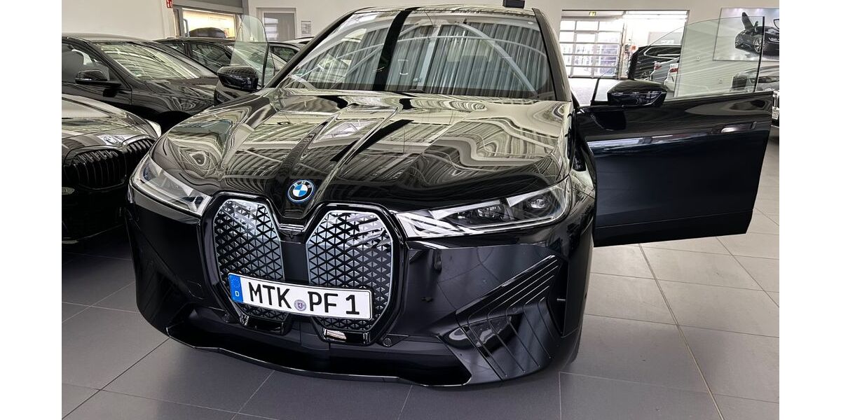 BMW iX 26.000 km 69.990 &euro; Hofheim am Taunus 65719