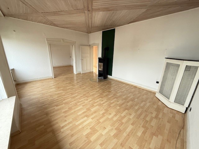 Hofheim: Individualisten aufgepasst. Altbestand mit großem Grundstück, oder zusätzlichem Bauplatz - Einfamilienhaus Hofheim | Angebot:26084064