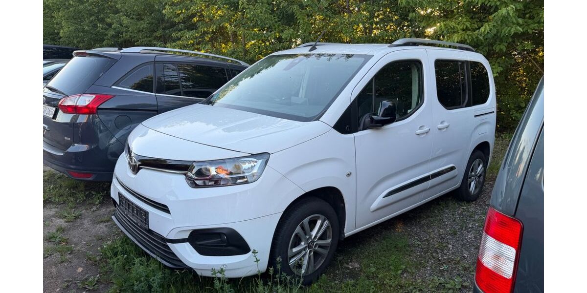 Toyota Proace City 87.000 km 12.300 &euro; Liederbach am Taunus 65835