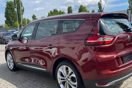 Renault Scenic 121.763 km 11.490 € Mörfelden-Walldorf 64546