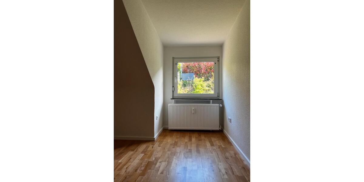 Dachgeschoßwohnung Wiesbaden Bierstadt - 3 Zimmer, 60 m&sup2;, 990&euro; | Angebot:26322093