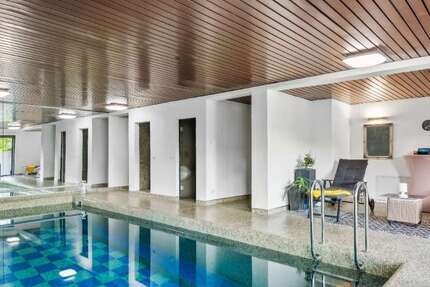 Haus Taunusstein - 14 Zimmer, 445 m&sup2;, 1.369.000&euro; | Angebot:25518850