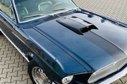 Ford Mustang 33.000 km 109.000 &euro; Hofheim 65719