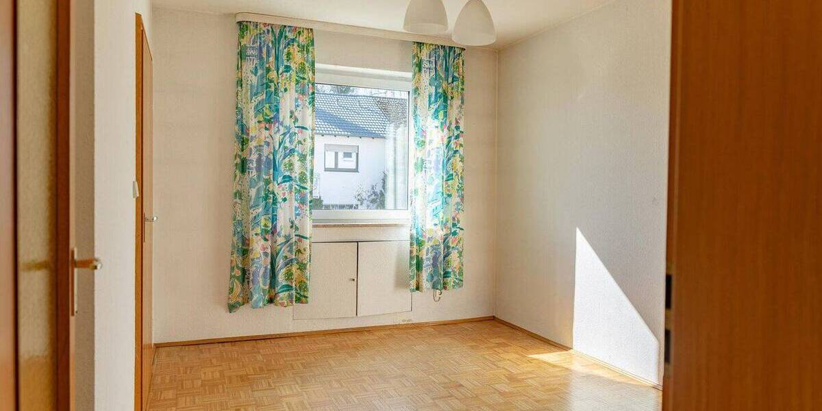Reihenendhaus Kronberg - 6 Zimmer, 185 m&sup2;, 890.000&euro; | Angebot:26355993