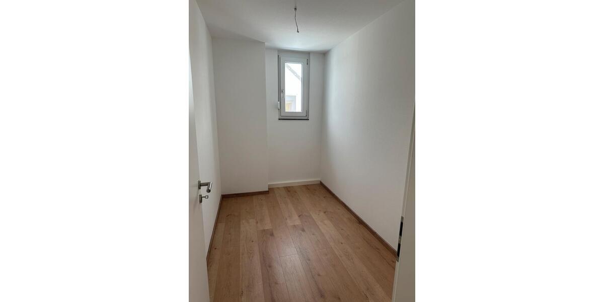 Doppelhaushälfte Groß-Gerau Gerau - 6 Zimmer, 136 m&sup2;, 2.100&euro; | Angebot:24768044