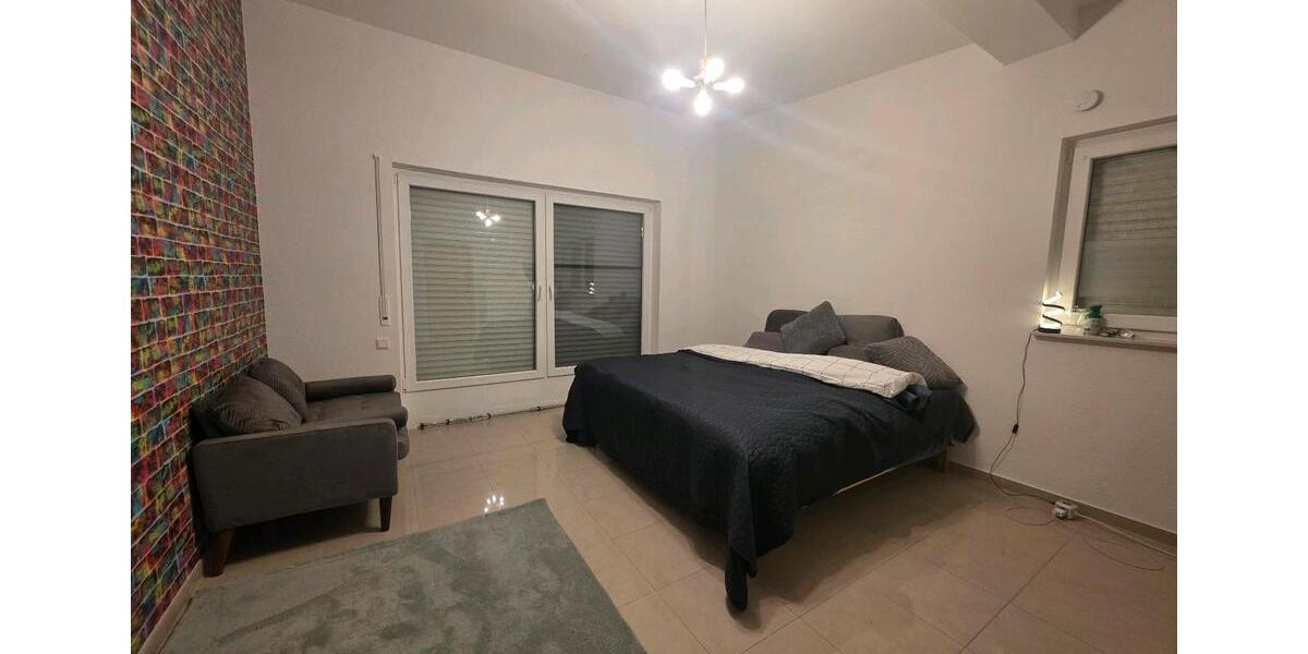 Doppelhaushälfte Schwalbach am Taunus - 5 Zimmer, 130 m&sup2;, 100&euro; | Angebot:25959821