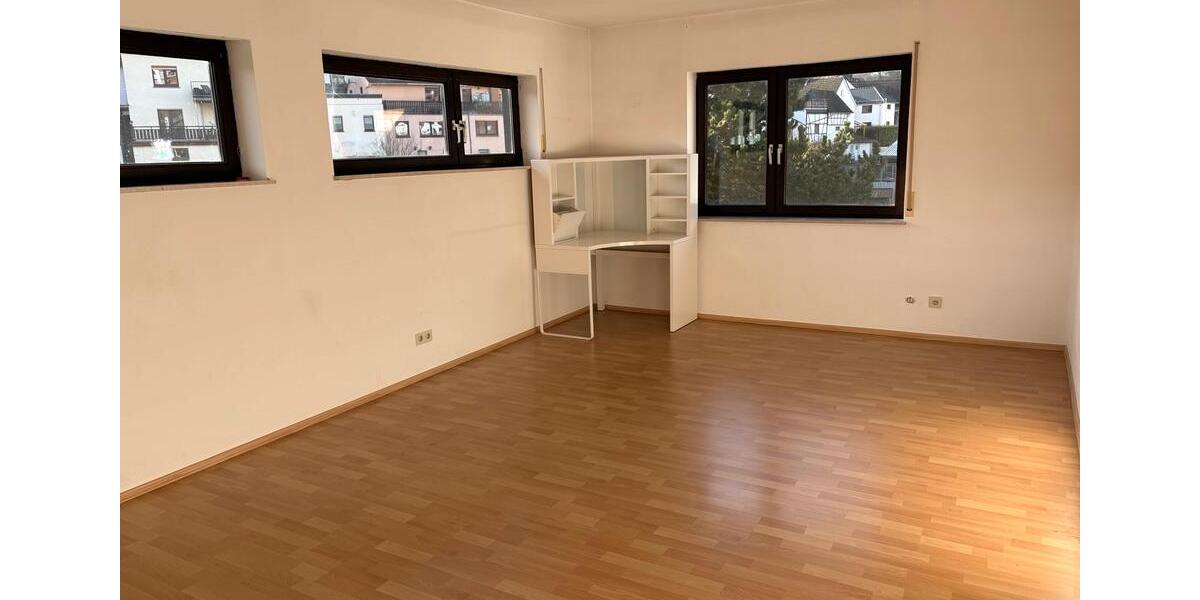 Reihenhaus Idstein - 5 Zimmer, 150 m&sup2;, 1.480&euro; | Angebot:23839256