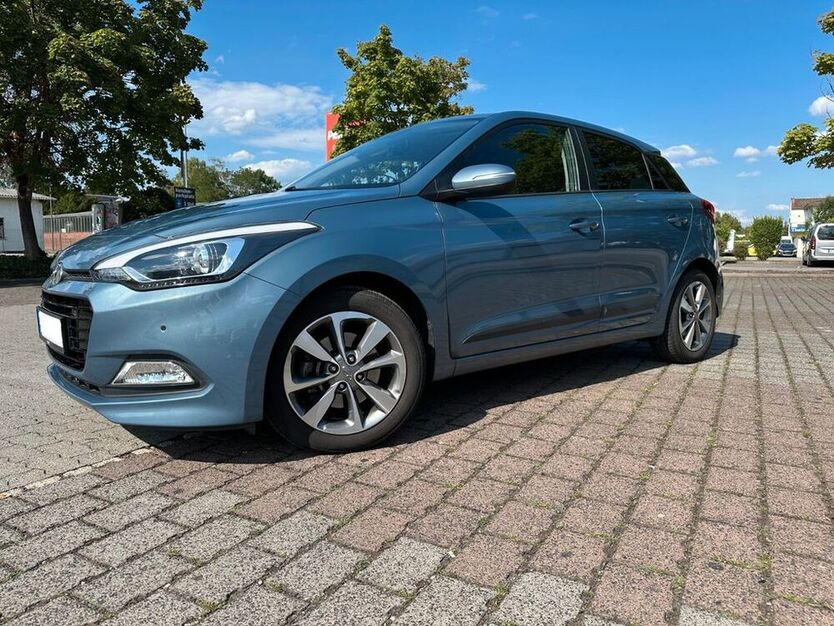 i20