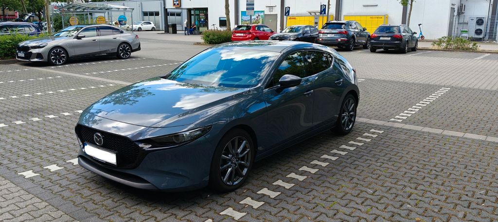 Mazda 3 86.000 km 18.500 &euro; Hattersheim am Main 65795