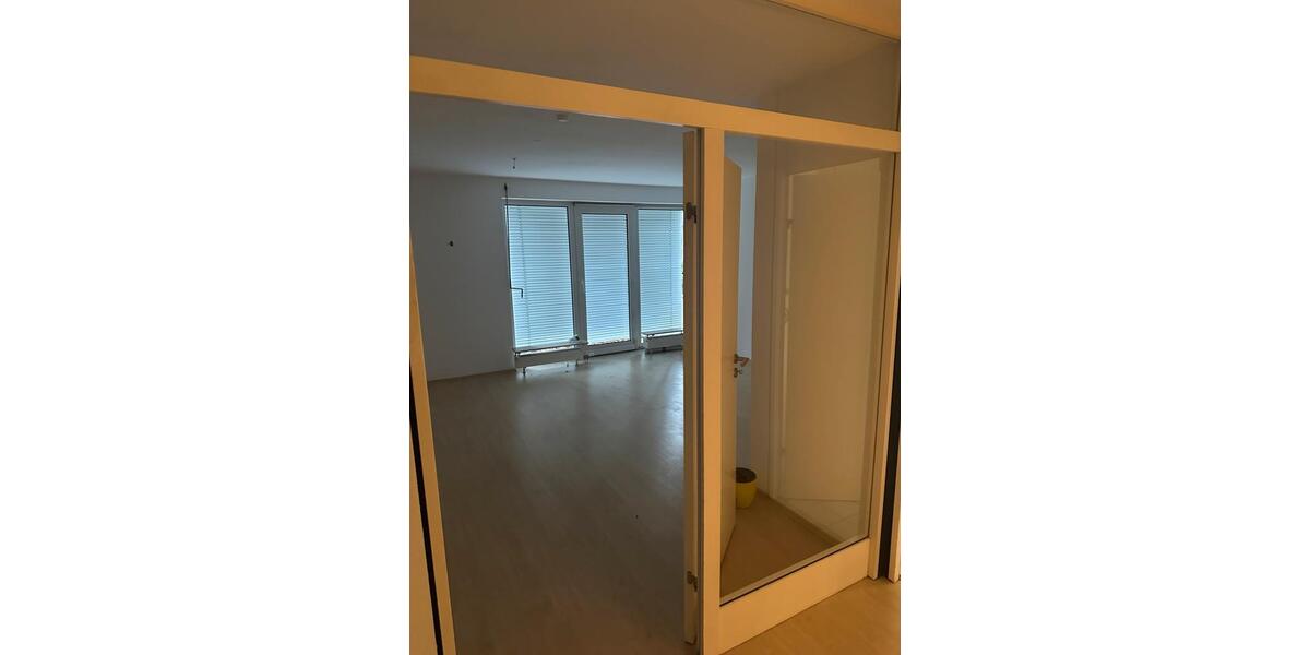 3-Zimmer-Wohnung, Balkon,EBK+2Duplex-Stellplätze 3 zimmer