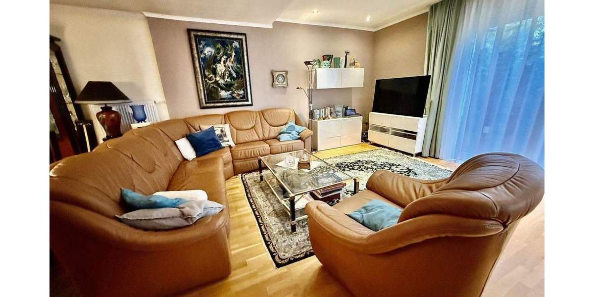 Freistehendes, vielseitig nutzbares Zweifamilienhaus mit großem Garten 9 zimmer