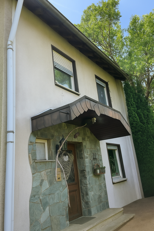 Haus zum Kaufen in Wiesbaden 569.900 € 144 m²