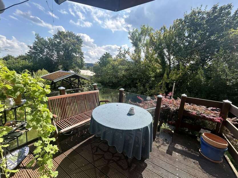 Haus zum Mieten in Niedernhausen 1.950 € 180 m² 7 zimmer