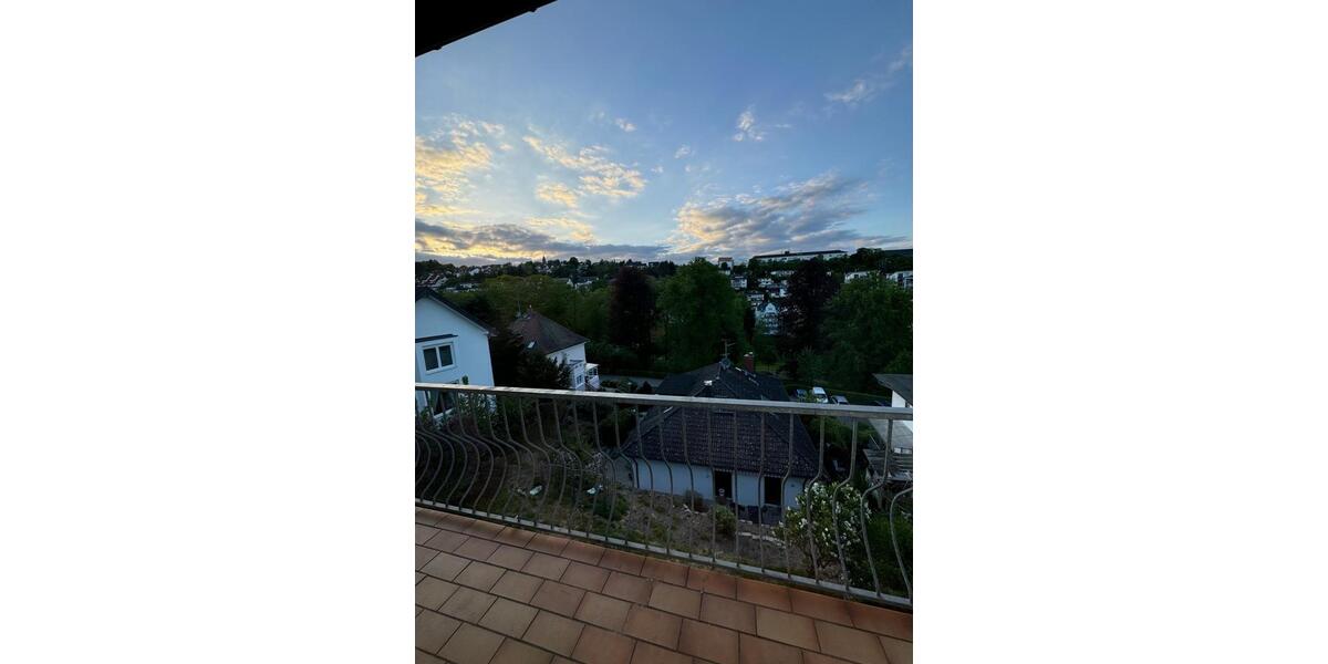 charmante 4 -Zimmer Wohnung mit Doppelgarage und EBK 4 zimmer