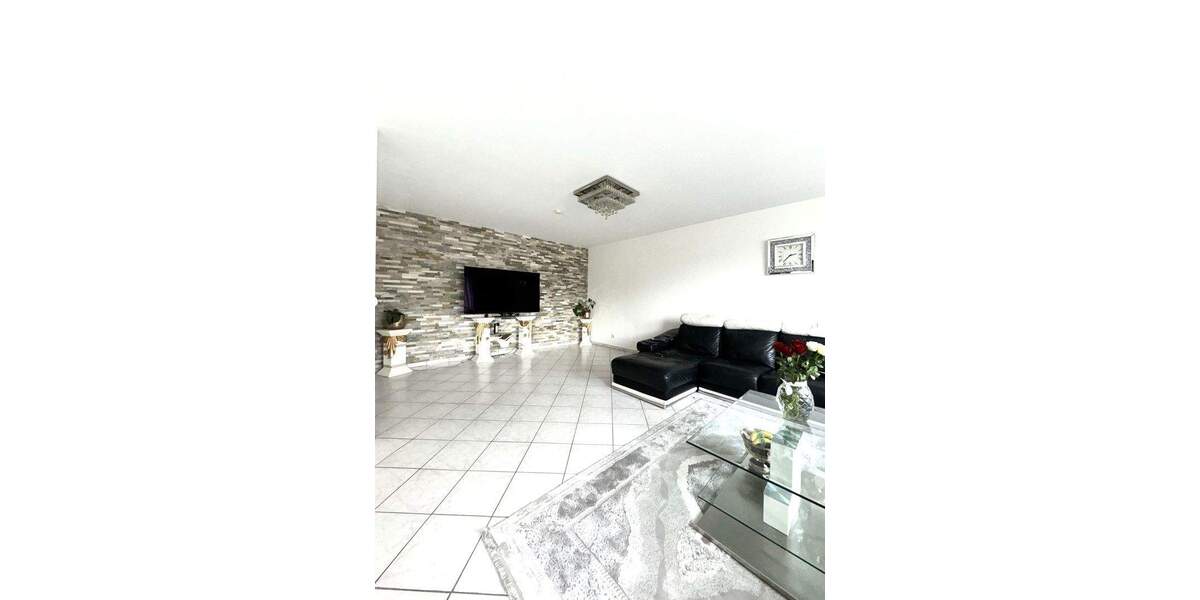 Wohnen mit Wohlfühlfaktor - Traumhafte 4-Zimmer-Wohnung mit Balkon und Tiefgaragenstellplatz 4 zimmer