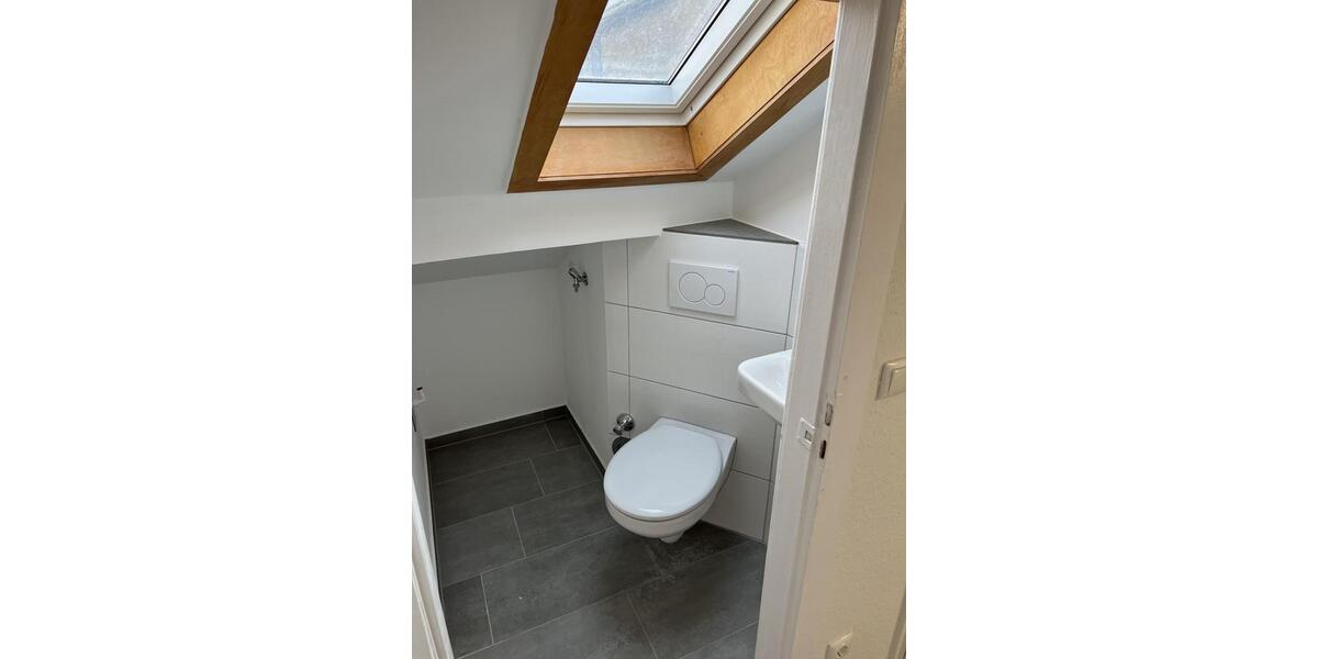 Dachgeschoßwohnung Wiesbaden Klarenthal - 2 Zimmer, 38 m&sup2;, 760&euro; | Angebot:26123838