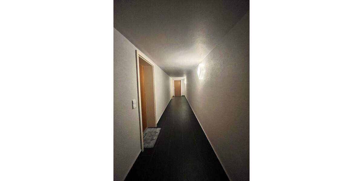 Etagenwohnung Wiesbaden Mitte - 2 Zimmer, 100 m&sup2;, 1.200&euro; | Angebot:24694226